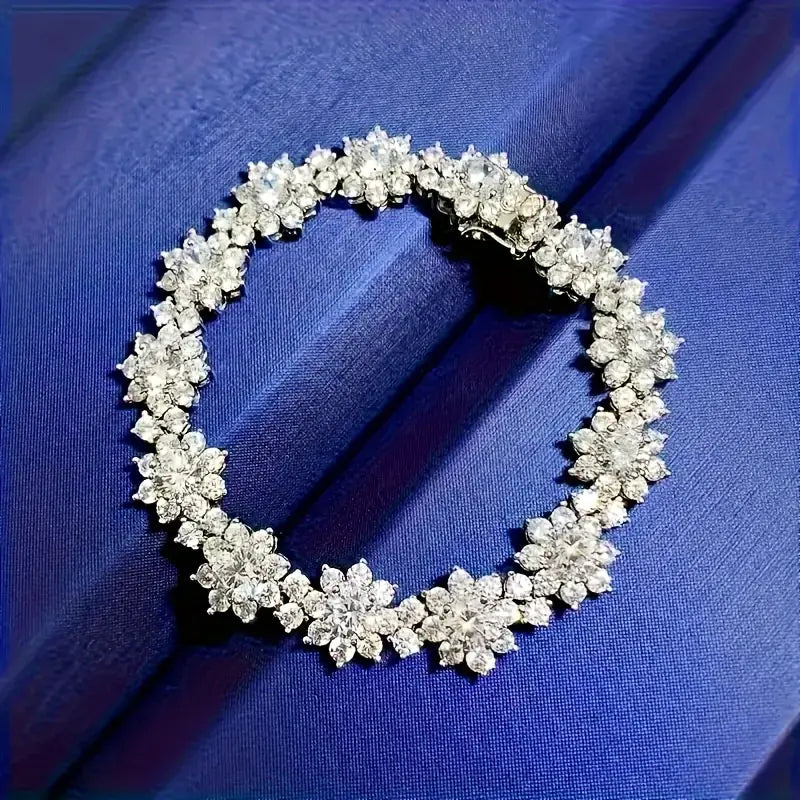 1pc S925 Silver Inlaid 11 Carat Moissanite Cross Pendant Fashion Necklace For Men And Women, Comes With A Boutique Necklace